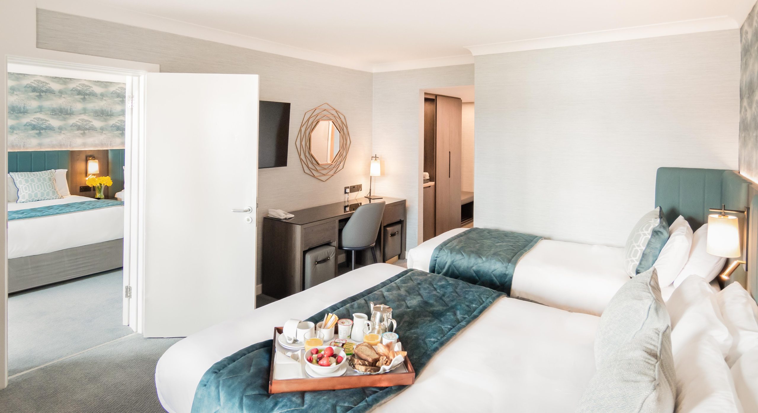 Ferrycarrig Hotel bedroom1