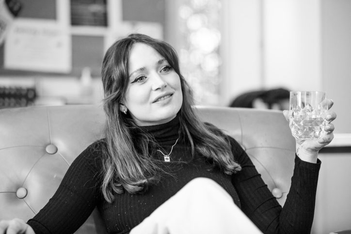 _Abigail_’s Party Rehearsal 001 – Rebecca Birch as Beverly – Photo © Rosalind Furlong